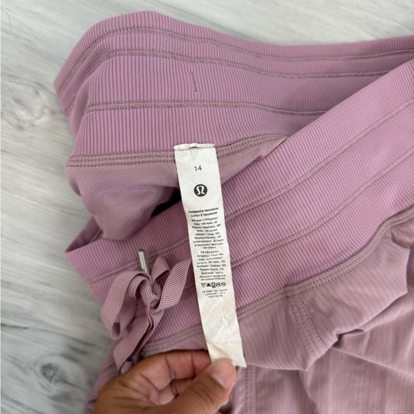 Lululemon Dance Studio Regular - Picture 3 of 4